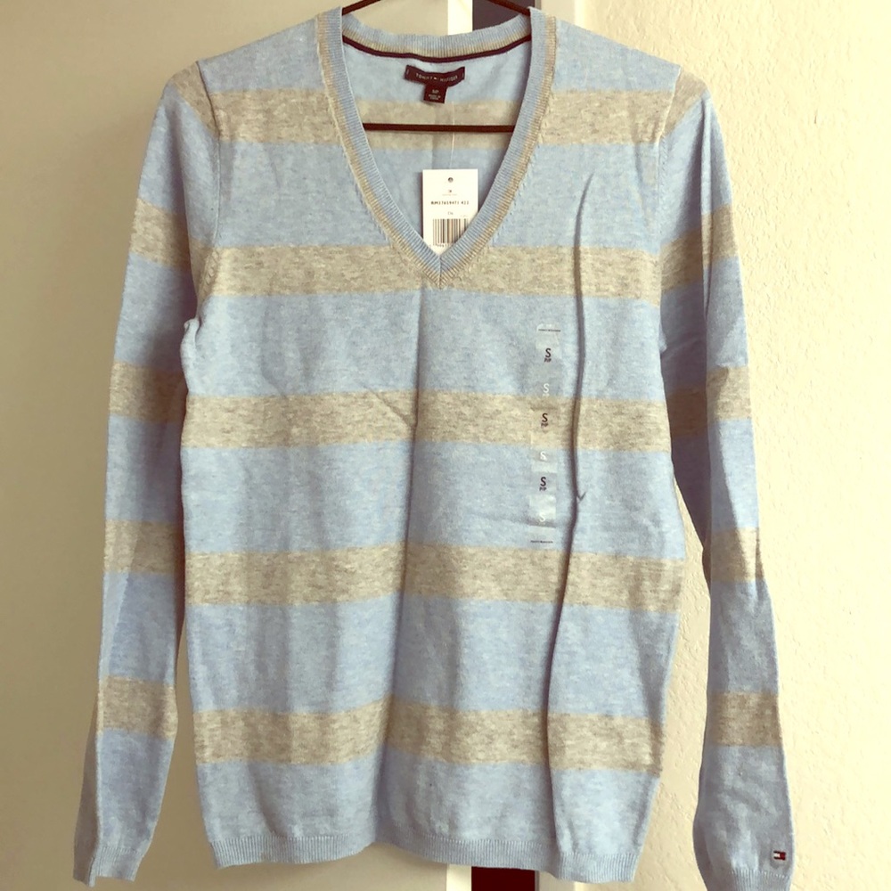 NWT Tommy Hilfiger sweater